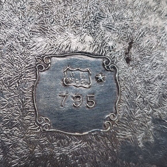 Antique W.B. Mfg 795 Silver Plate Cigarette Box With Floral Berries Curved Legs - Picture 5 of 15